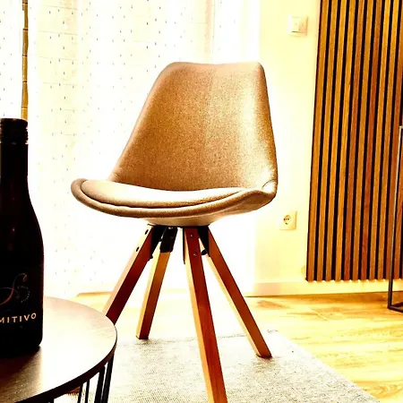 Better Living - - Exklusiv 76qm Apartment *